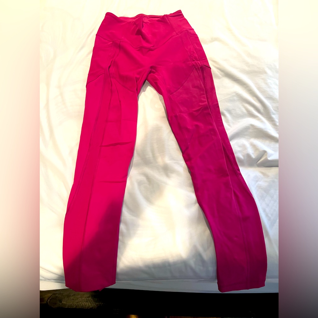 Size 6 Never Worn Pink Lulu Lemon Yoga Pants